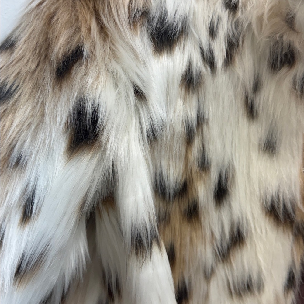 Spotted Faux Fur Coat - Picture 5 of 7